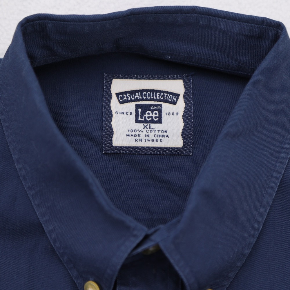 Lee Casual Collection Mens XL Navy Blue Cleveland Indians Button Down Shirt MLB - Picture 2 of 8